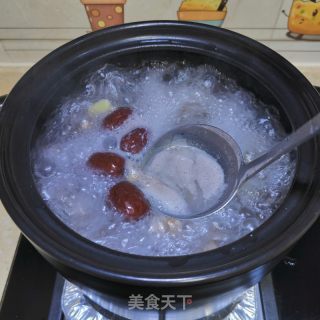 莲藕花生猪蹄汤的做法步骤：6