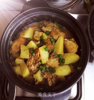 咖喱土豆黄芪烧鸡的做法步骤：3