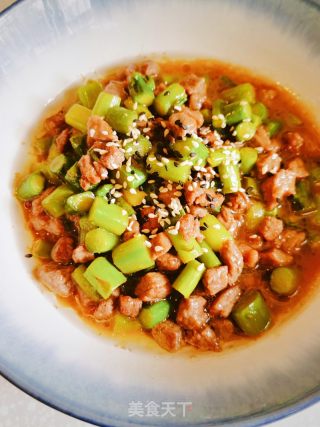 芦笋炒牛肉丁的做法步骤：6
