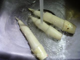 茭白烧鸡翅中的做法步骤：2