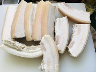 酱香把子肉的做法步骤：2