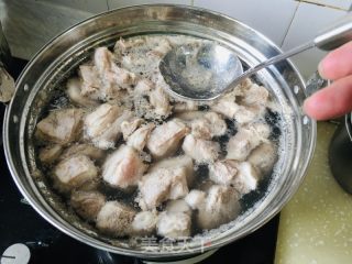 家常炖羊排的做法步骤：3