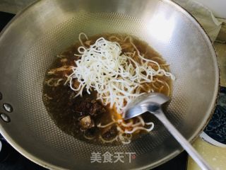 排骨汤粉的做法步骤：4