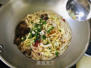 排骨汤粉的做法步骤：6