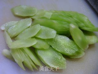 黑木耳香干炒莴笋的做法步骤：4
