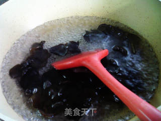 黑木耳香干炒莴笋的做法步骤：5