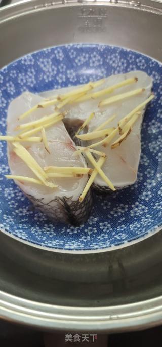 黄豆酱蒸鳕鱼的做法步骤：4