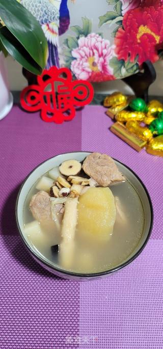 鸽子瘦肉煲黑灵芝苹果汤的做法步骤：7