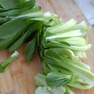 油菜炒鲜贝的做法步骤：1