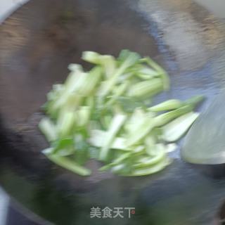 油菜炒鲜贝的做法步骤：4