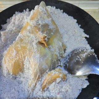客家盐焗鸡的做法步骤：16