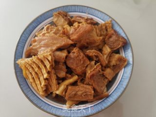 红烧牛肉套皮的做法