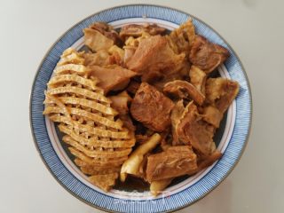红烧牛肉套皮的做法步骤：11