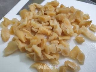 萝卜干炒腊肉的做法步骤：1