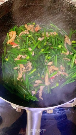 韭菜苔炒肉的做法步骤：5