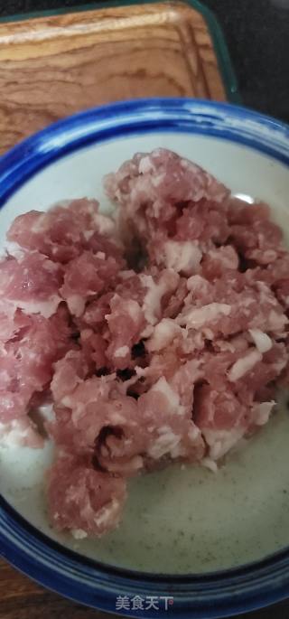 黑木耳鲜肉云吞的做法步骤：3