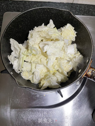白菜粉丝肉丸汤的做法步骤：6
