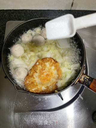 白菜粉丝肉丸汤的做法步骤：11