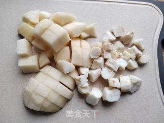 红枣荸荠雪梨汤的做法步骤：2