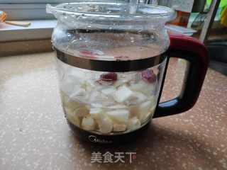 红枣荸荠雪梨汤的做法步骤：3