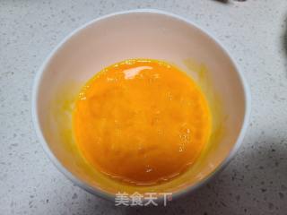 鸡蛋炒蒸红萝卜丝的做法步骤：2