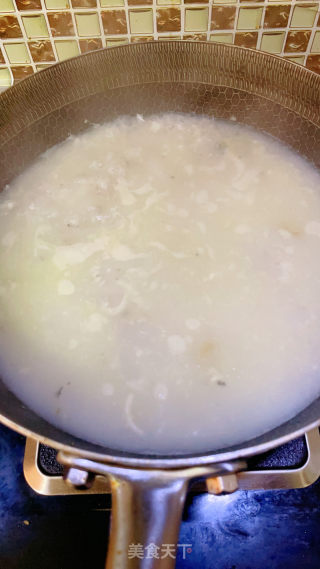 鲫鱼汤的做法步骤：3
