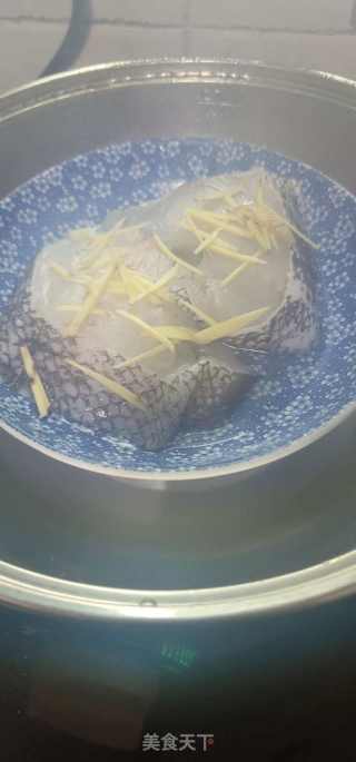 剁椒蒸鳕鱼的做法步骤：5