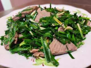 卤驴肉炒韭菜的做法步骤：6