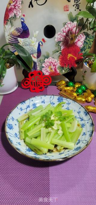 白灼西芹的做法步骤：7