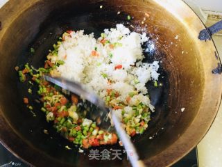 三色炒饭的做法步骤：5