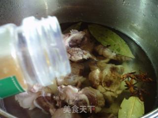 酱香猪大骨的做法步骤：4