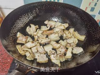 酱香回锅肉的做法步骤：4