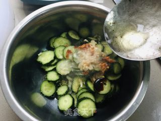 炝拌黄瓜圈的做法步骤：8