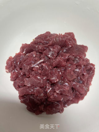 湿炒酸菜牛肉粿的做法步骤：2