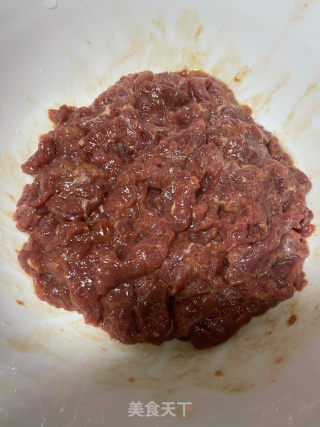湿炒酸菜牛肉粿的做法步骤：5