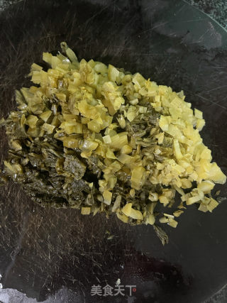 湿炒酸菜牛肉粿的做法步骤：6