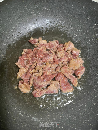 湿炒酸菜牛肉粿的做法步骤：10