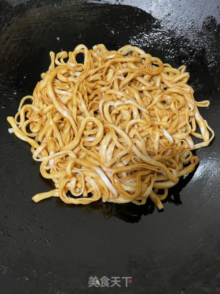 湿炒酸菜牛肉粿的做法步骤：16