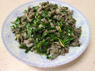 韭菜炒蒸枸蒲穗的做法步骤：5