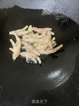 鹌鹑蛋烧鸡爪的做法步骤：7