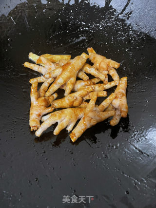 鹌鹑蛋烧鸡爪的做法步骤：9