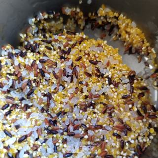 三色米大茬粥的做法步骤：5