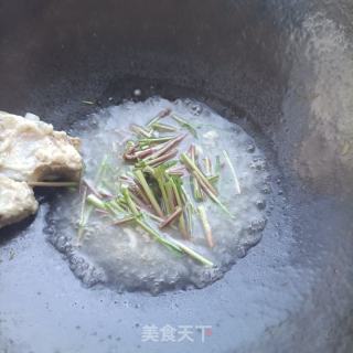 排骨汤炒韭菜的做法步骤：8