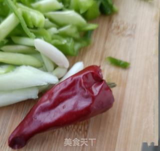 薄皮椒炒咸菜丝的做法步骤：4