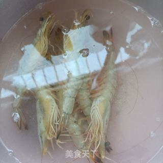 对虾炒香椿的做法步骤：3