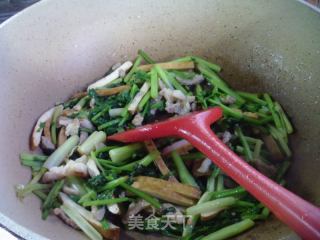 猪肉香干炒芹菜的做法步骤：9