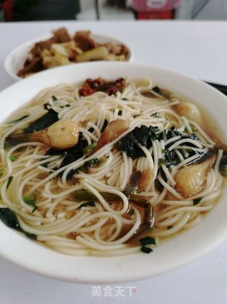 葱油汤面的做法步骤：10