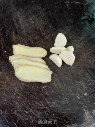 腐竹焖五花肉的做法步骤：4