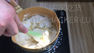 基础迷你泡芙，抹茶奶油清新甜蜜，外壳酥脆，甜蜜奶油。的做法步骤：4