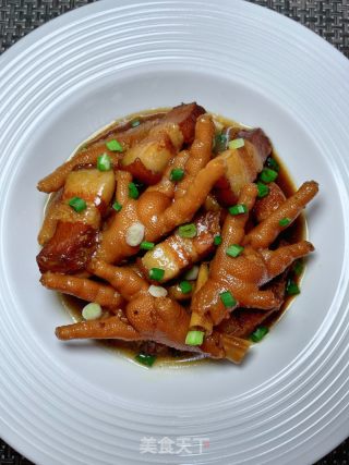 五花肉焖鸡爪的做法步骤：16